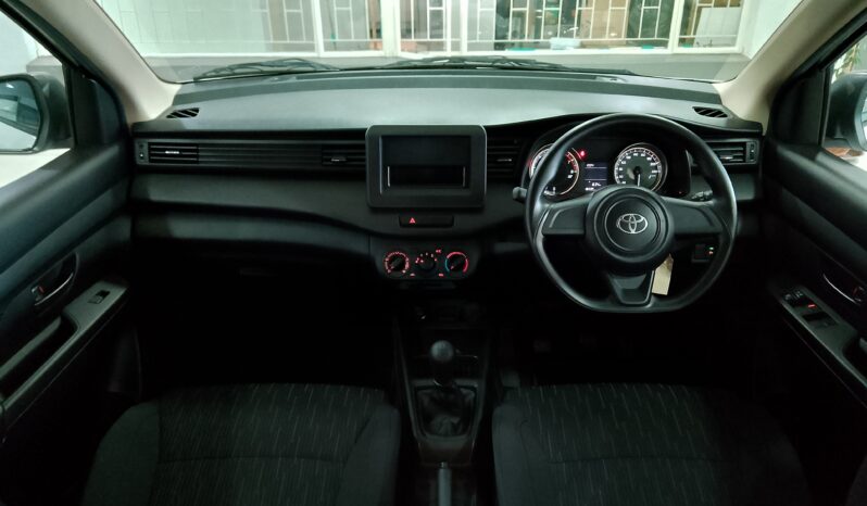 Toyota Rumion 1.5 s full