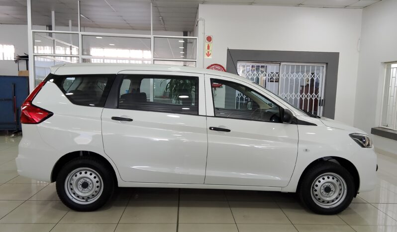Toyota Rumion 1.5 s full