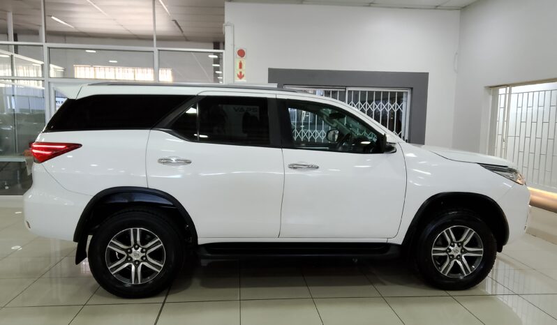 Toyota Fortuner 2.4 GD-6 R/B A/T full