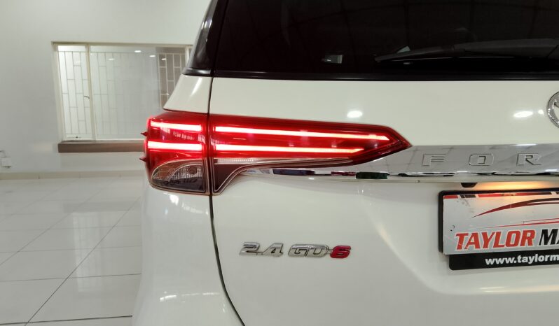 Toyota Fortuner 2.4 GD-6 R/B A/T full