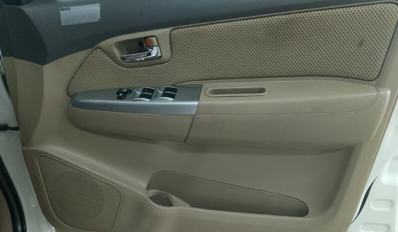 Toyota Fortuner 2.5 D4D Auto full