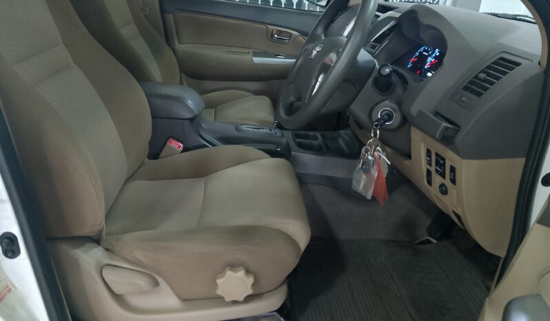 Toyota Fortuner 2.5 D4D Auto full