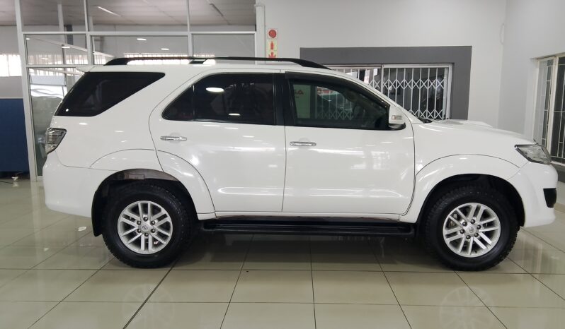 Toyota Fortuner 2.5 D4D Auto full