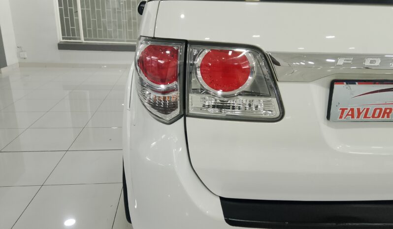 Toyota Fortuner 2.5 D4D Auto full