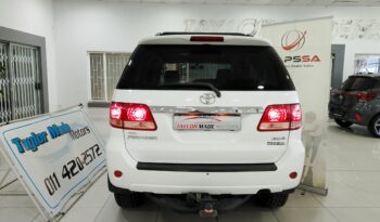 Toyota Fortuner 3.0 D4D 4X4 full