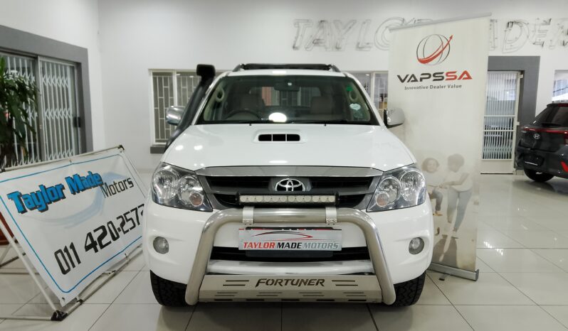 Toyota Fortuner 3.0 D4D 4X4 full