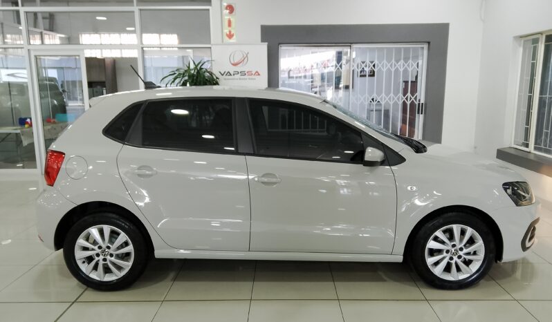 Volkswagen Polo Vivo Life 1.4 5DR full