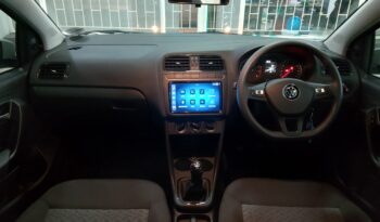 Volkswagen Polo Vivo Life 1.4 5DR full