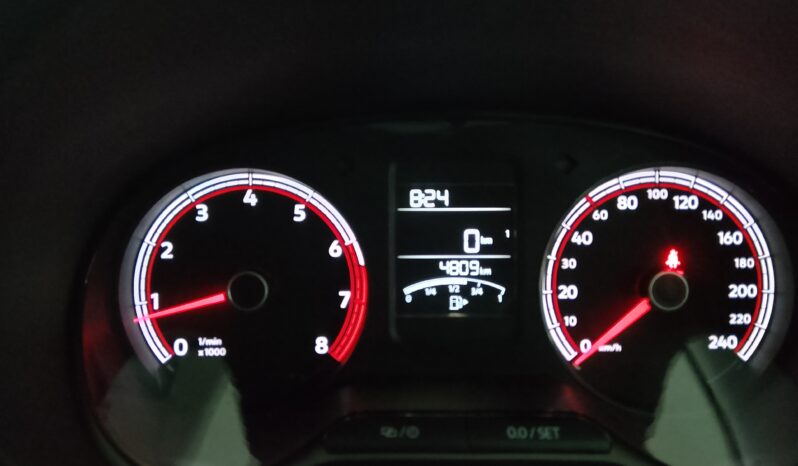 Volkswagen Polo Vivo Life 1.4 5DR full