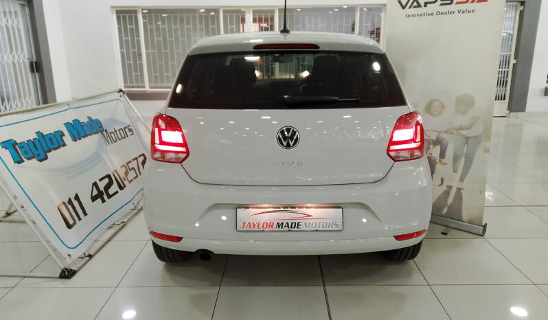 Volkswagen Polo Vivo Life 1.4 5DR full