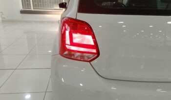Volkswagen Polo Vivo Life 1.4 5DR full