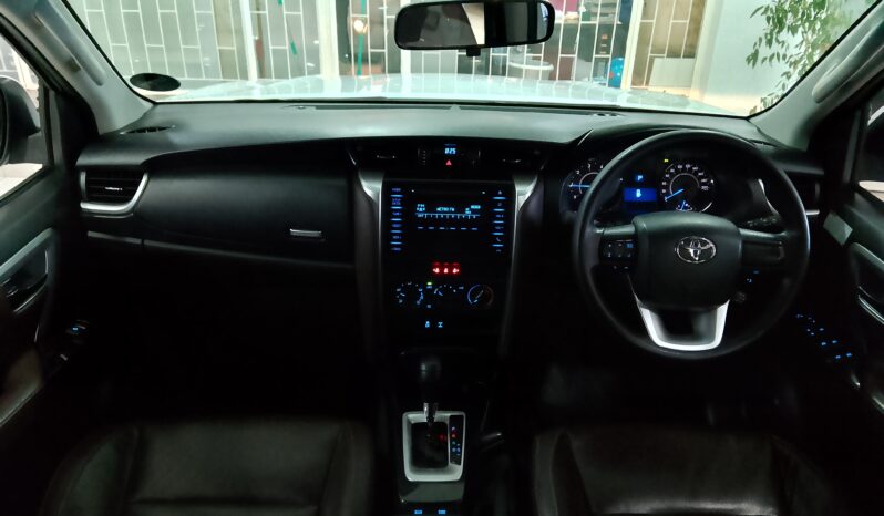 Toyota Fortuner 2.4 GD-6 R/B A/T full