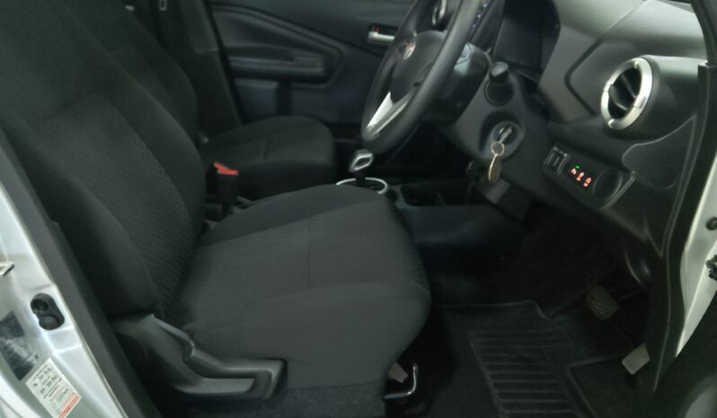 Toyota Vits 1.0 XR AMT full