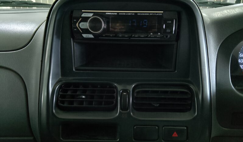 Nissan Np 300 Hardbody 2.0i LWB full