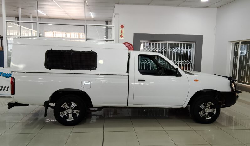 Nissan Np 300 Hardbody 2.0i LWB full