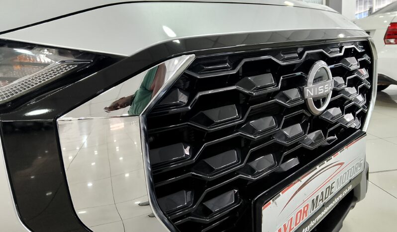 Nissan Magnate 1.0 Visia AMT full