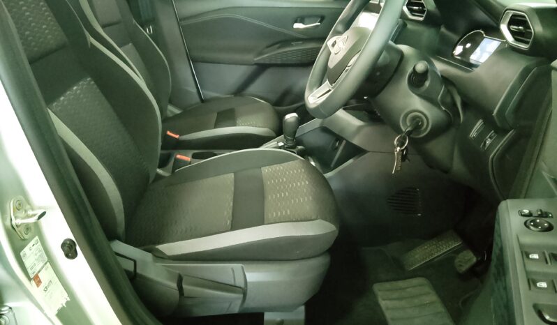 Nissan Magnate 1.0 Visia AMT full