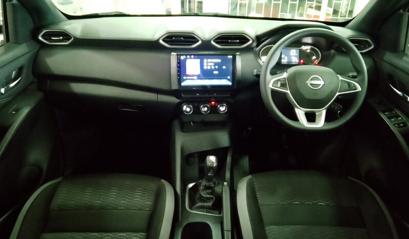 Nissan Magnate 1.0 Visia AMT full