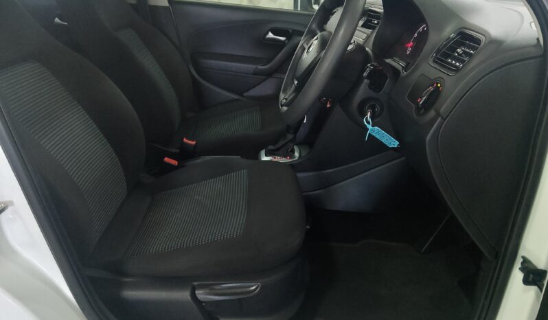Volkswagen Polo Vivo 1.6 Comfort line full