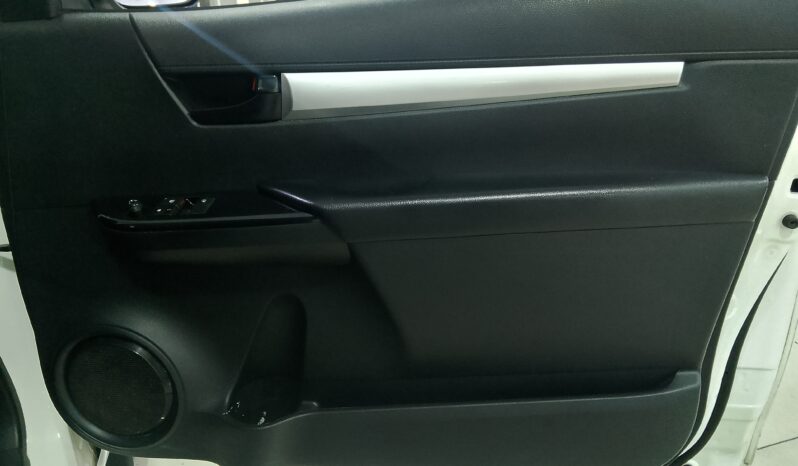 Toyota hilux 2.4GDS A/C S/C full