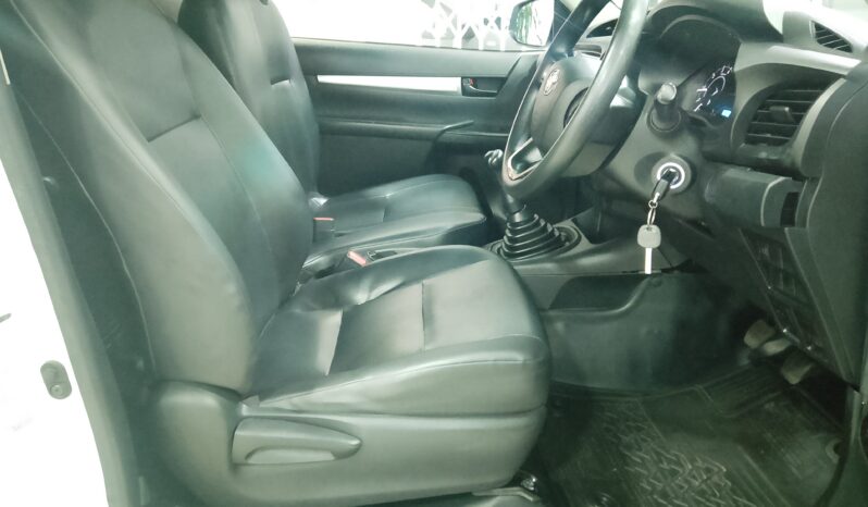 Toyota hilux 2.4GDS A/C S/C full