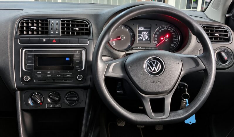 Volkswagen Polo Vivo 1.4 Trendline full