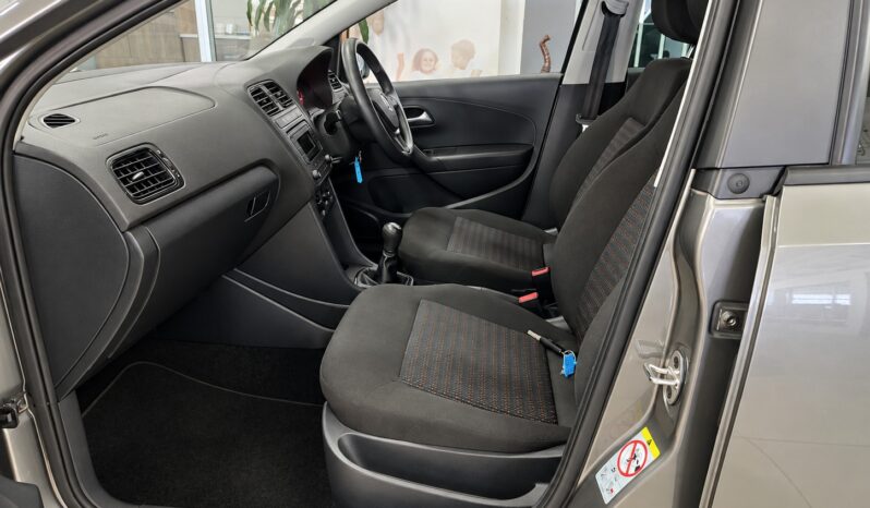 Volkswagen Polo Vivo 1.4 Trend 5DR full