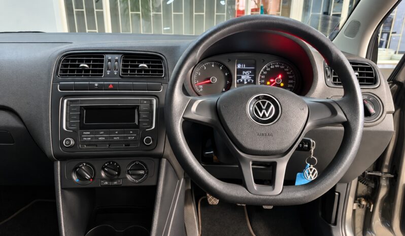 Volkswagen Polo Vivo 1.4 Trend 5DR full